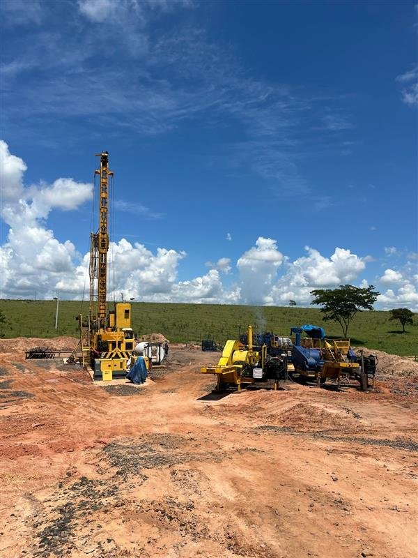 Perfuracao do novo poco PG 08 em Lacio a todo vapor